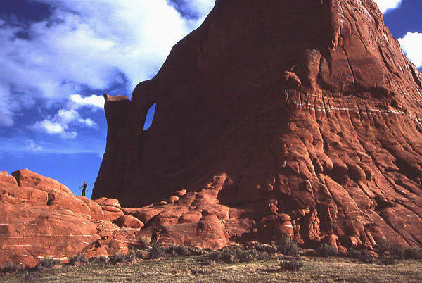 Window Rock III.<br>
Photo by Todd Gordon.