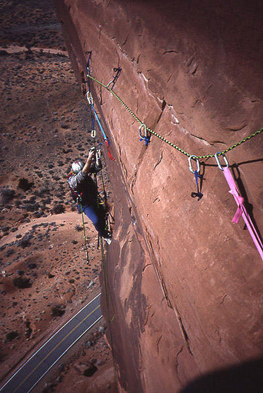 Zenyatta Entrada. Note the LACK of pin scars..(About 5th ascent) Climber; Big Al Bartlett.<br>
Photo: Todd Gordon collection.