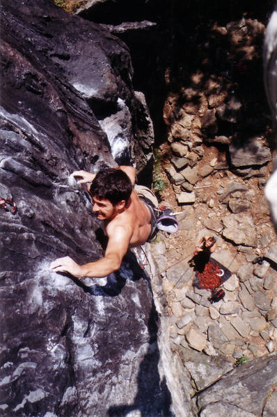 Jordi (Editor for Escalar (Spain's climbing mag)) pulling the crux move of this classic line.
