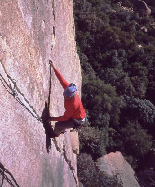 Ron Roach follows the finger crack on the upper half of the first pitch of Bee Line (5.9). Photo by Tony Bubb, 12/01.