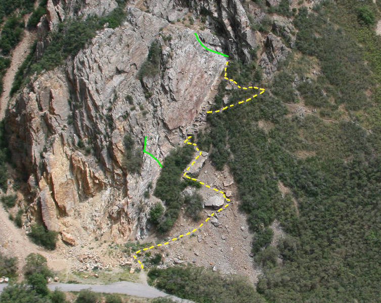 Approach to [[105739703]]. Use the yellow-marked trails and cut down on erosion damage. The green marks are fixed ropes for assistance in getting to the top.
