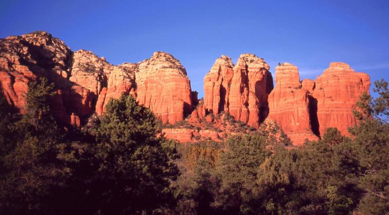 Afternoon sun changes the colors and mood at the Coffee Pot Rocks area. Photo by Tony Bubb, 12/03.