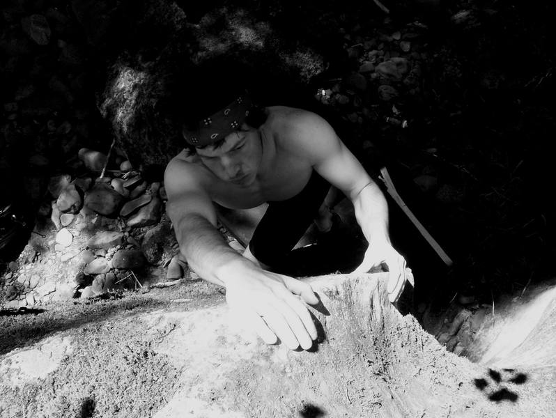 This is a cool bouldering area kip and i found along the river. it's about a five minute hike down river from the main cliffs