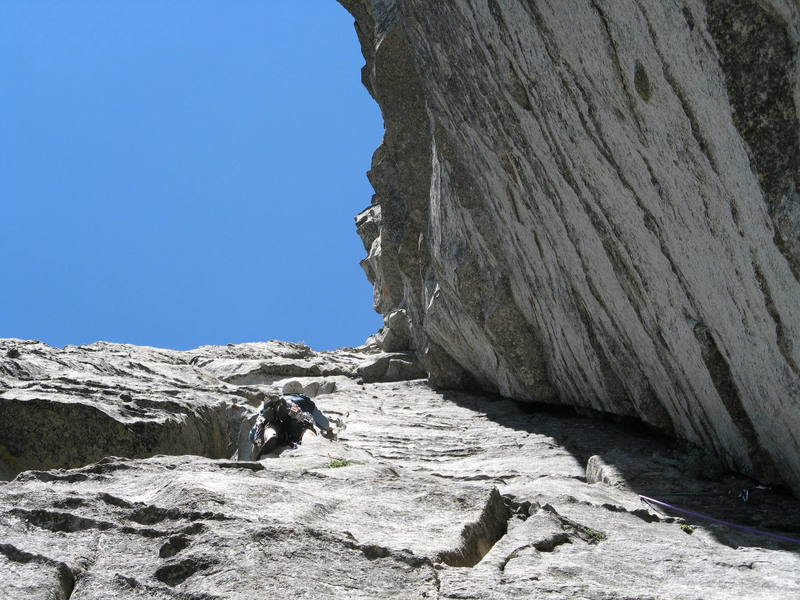 Brett negotiating the second pitch of corrugation corner. 5.7 doesn't get much more fun than this!