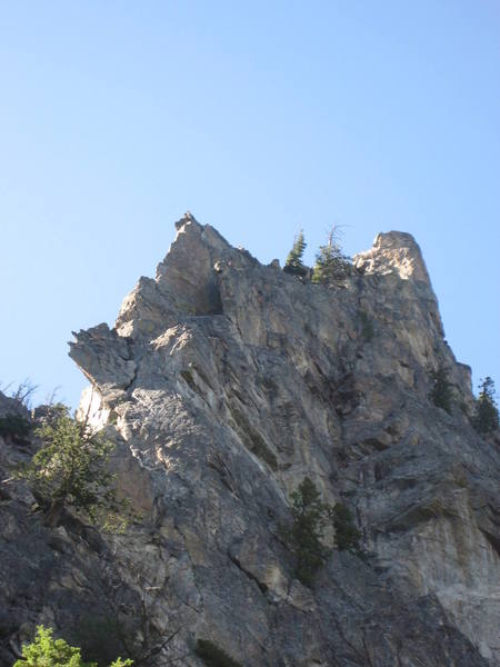 The entire climb is visible but only the 2nd and 5th pitches are in direct sunlight.