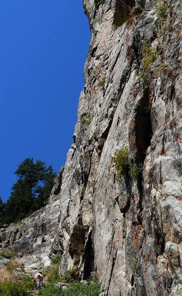 Racking up for a trip up Chore Boy. I decided to rap myself from the anchors to avoid rope drag over the edge of the headwall, stretched my rope to the stopper-knots.