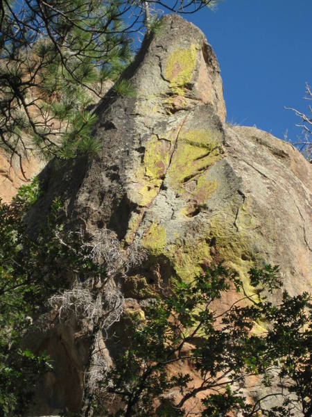 La Diosa climbs up the green face, enjoy.