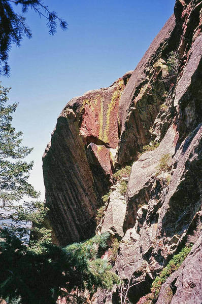 The Dreadnaught climbs junky rock for a pitch to reach this fine right-facing dihedral up top. Photo by Tony Bubb, 8/2007.