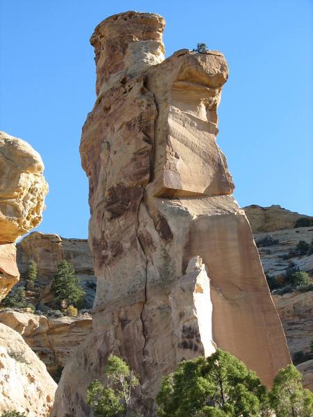 The Broken Cross, The route climbs the obvious crack/flake system.