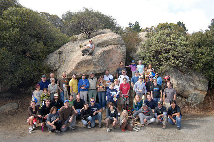 October 13, 2007<br>
Access Fund Adopt-a-Crag Event at Lizard's Mouth<br>
<br>
Our 9th consecutive event!!  And 75 people braved the wet, foggy weather to help with the clean-up.  Many thanks to everyone involved, including these 45 smiling folks who stayed until the very end.
