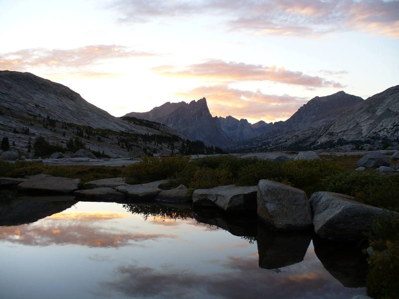looking at the cirque, from deep lake.<br>
warbonnet on left, pingora on right.
