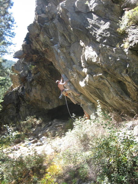 Brian wrapping the jug after the boulder problem start.