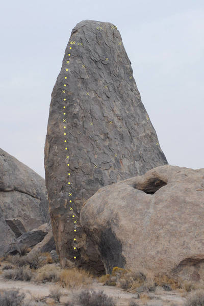 Route topo for the South Arete of the Shark's Fin