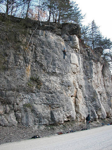 Kiri Namtvedt approaching upper crux on Lupus (Katy Shaw photo).