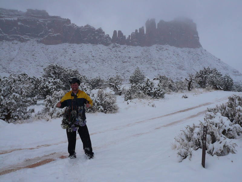 After getting in three pitches at the Creek on Thanksgiving Day of 07, this is what I (along with many others) woke up to on Friday, 5 inches of snow.