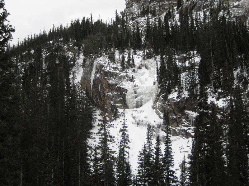 Mixed Feelings is the icicle sticking down on the left, Mo' Flo' Than Go is in the center. November 29, 2007.<br>
Picture by Christopher Perkins.