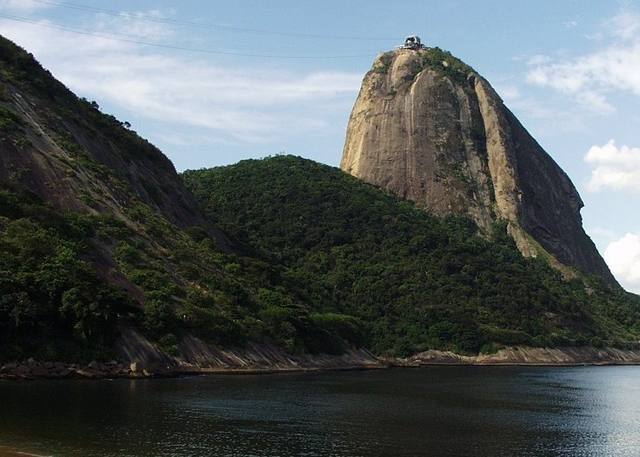 West face of the Pao de Acucar