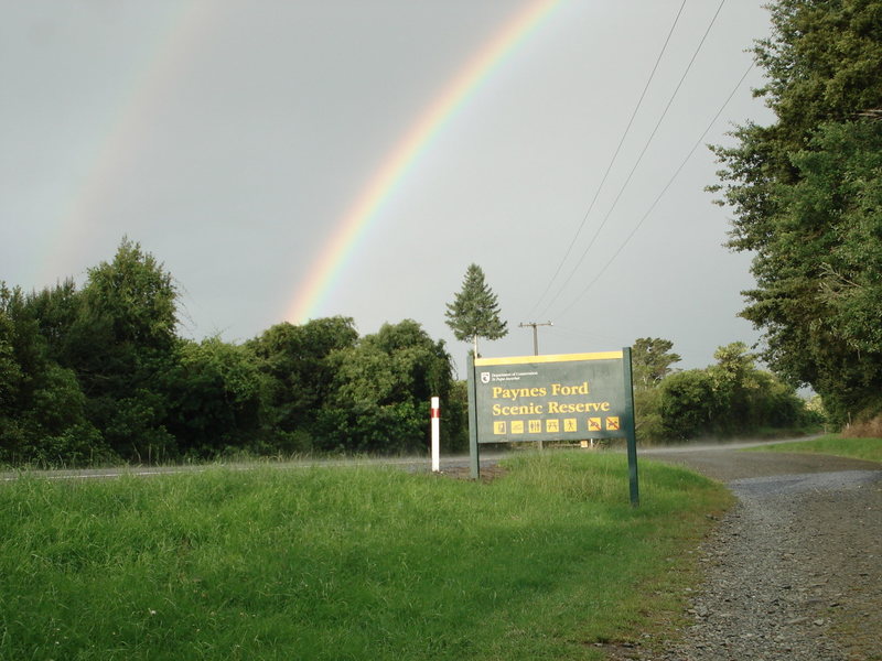 Payne's Ford Reserve sign in the car park.<br>
Hang dog camp entrance is just behind the big tree on the right.