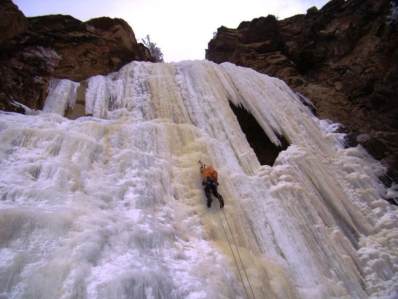 Jordan Griffler leading a very cold and oddly wet Jaws on January 21st 2008 (about 5-15 degrees F).