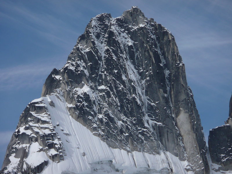 Howser Peak from Pigeon Spire. We had been lusting after Becky-Chouinard but during two weeks in the Bugs word was that the route was out of condition and we never had enough settled weather to hike into East Creek to give it a go. Next time. Maybe.