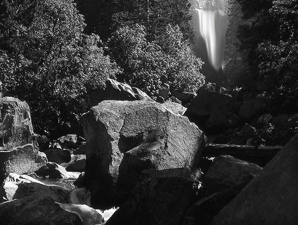 Vernal Falls.<br>
Photo by Blitzo.