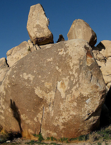 Fidelman Boulder and Headstone Rock.<br>
Photo by Blitzo.