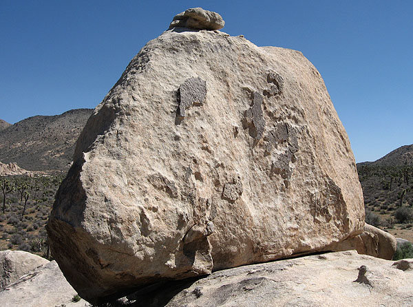 Maverick Boulder-West Side.<br>
Photo by Blitzo.