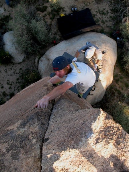 Jon getting in one more on Pacifier (V0), Joshua Tree NP