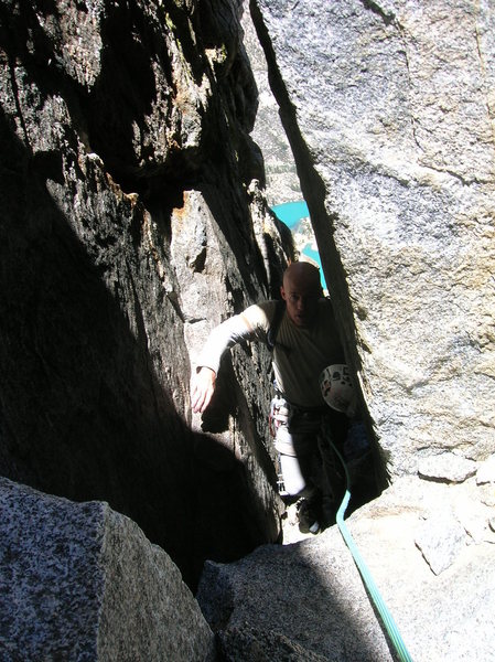 Coming through the mountain, an easy chimney on the ridge...