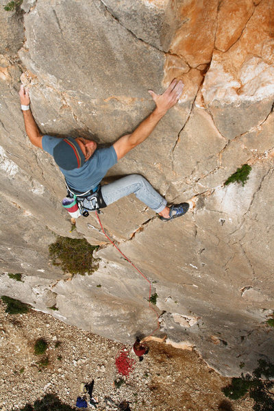 Peter Harold climbing in the Campo dei Miracoli area on the Ichnus slabs.