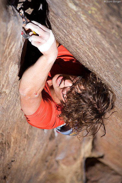 Placing gear on lead. Photo courtesy of Scott Borger, (www.scottborger.com)