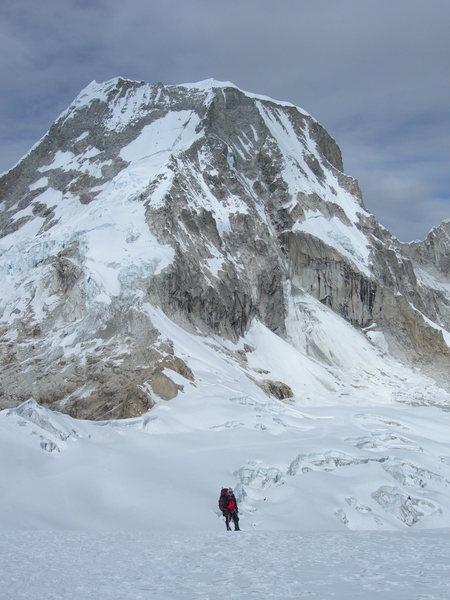 Climbing down Ishinca's Northwest Ridge with Ranrapalca behind.