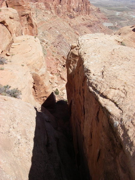This is looking into the little slot canyon above pitch 1 from the hanging valley