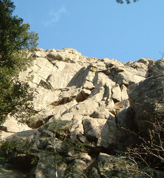 This is looking up that .10a mixed-pro protected slab line. (right where the sun/shadow line is in mid-picture) Someone must have a name for it, eh???<br>
<br>
Good line - 30M to belay ledge.