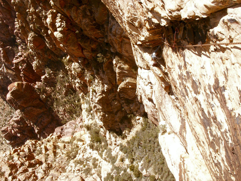 Gomoll climbs the long 3rd pitch dihedral