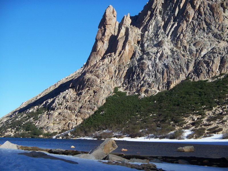 Aguja Frey, profile