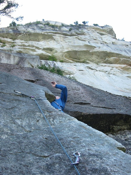 Brad leading the second pitch of Quickdraw. As the description indicates, and the guidebook points out, the slightly contrived nature of the route makes switching to the crack of Philistine Groove the most logical choice.