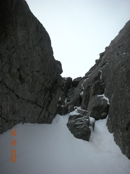 Narrow slot in center of pic shows wedge chock stone pitch.