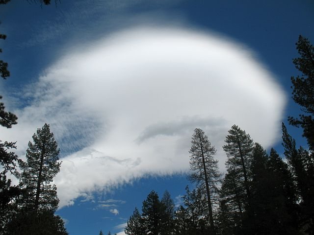 Cool-looking cloud (Altocumulus Lenticularis), 8000 Foot Crag