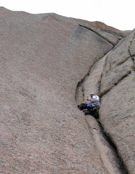 Good fun, the cruiser part of p.2. It gets harder up above as the crack on the left pinches out.