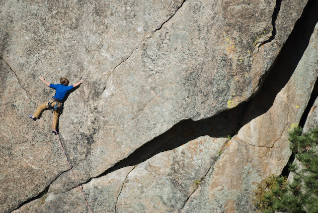 Jarrett Tishmack making the long reach out of the L-diagonalling seam on Winds of Fortune (photo by Dan Gambino).