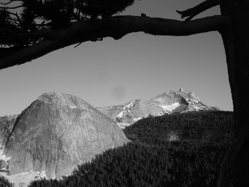 Gotta love the calming views atop DAFF Dome. <br>
<br>
Looking out at Fairview Dome, Cathedral Peak, and Eichorn Pinnacle.
