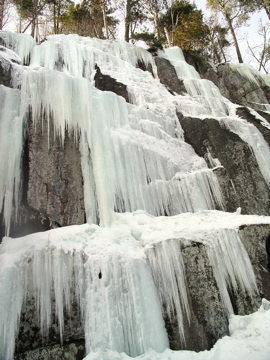 This photo was taken late in the season when the pillars were starting to melt out. These pillars are the NEI 4 line.