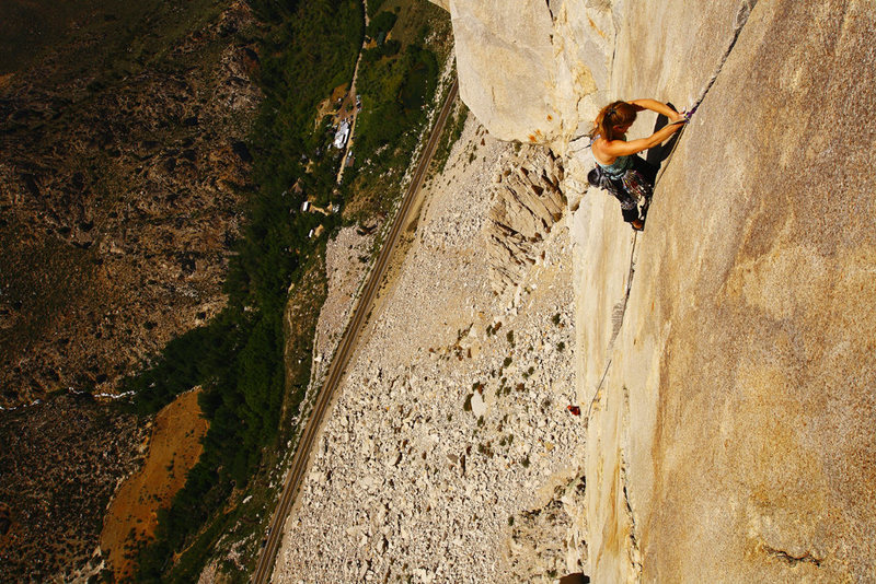 Cucumbers (5.10a) on Cardinal Pinnacle. Climber: Caroline Schaumann.