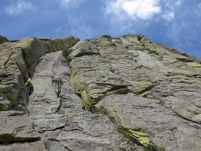 Jim and Rodger on P1 of Soler to the left. The nice couple from Ft Collins on P1 of El Cracko Diablo to the right.