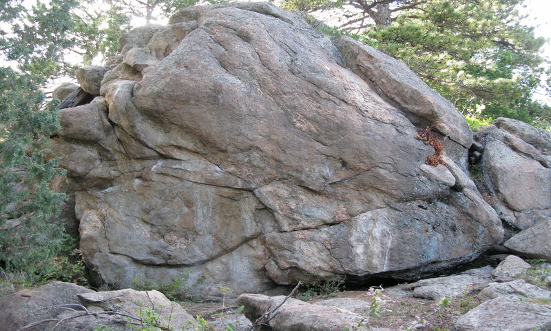 This is a boulder I haven't ever climbed. It's back west of The Shreader, on the way out to the Energy Crag. There was definitely some chalk on it yesterday though. Post it up if you know what it is.