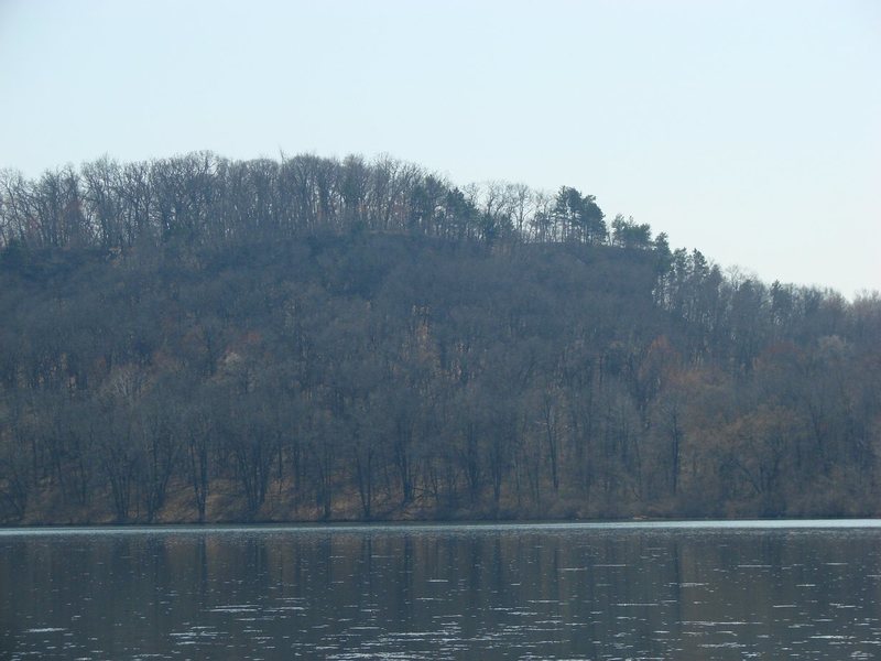 Look at the overhang you can barely see through the trees, I forget which direcion this was from Twin Valley Lake. April 08. Anyone seen this up close? Wish I remembered where this was... I guess it'll be easy to see again in the fall...