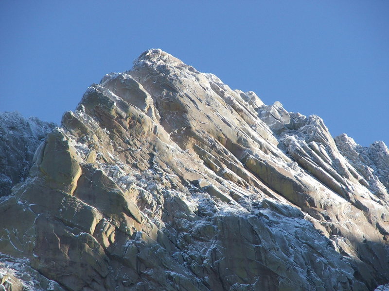A clear pic of The Wedge showing the West Ridge and a partial of the SF Diagonal route.