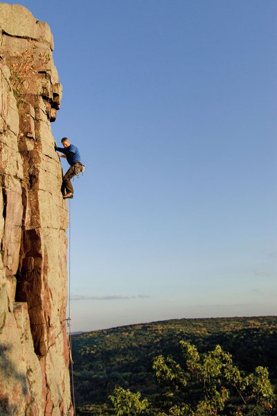 Devils Lake. Final moves with the runout underneath. Photo: Henning Boldt.