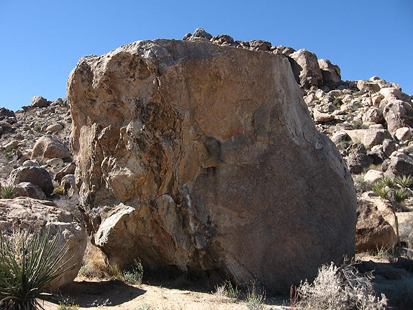 Xenolithic Boulder from the Southeast.<br>
Photo by Blitzo.